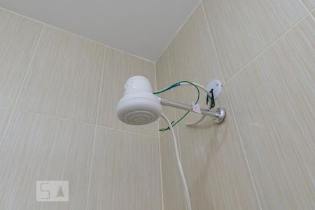Banheiro - Chuveiro elétrico de casa para alugar com 1 quarto, 45m² em Penha, Rio de Janeiro