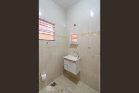 Banheiro de casa para alugar com 1 quarto, 45m² em Penha, Rio de Janeiro