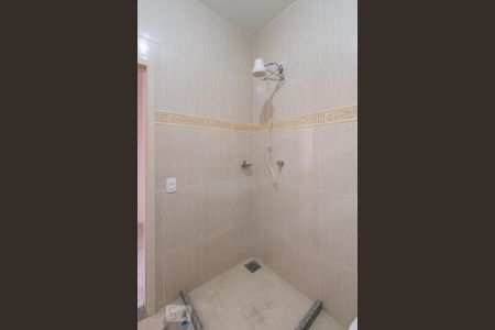 Banheiro de casa para alugar com 1 quarto, 45m² em Penha, Rio de Janeiro