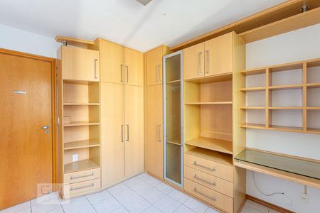Quarto 2 de apartamento para alugar com 4 quartos, 125m² em Icaraí, Niterói