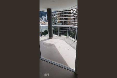 Apartamento para alugar com 120m², 2 quartos e 1 vaga Apartamento para alugar com 120m², 2 quartos e 1 vagaVaranda