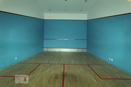 Apartamento para alugar com 80m², 3 quartos e 1 vagaSquash