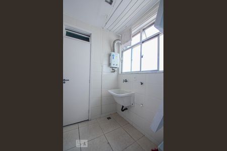 Apartamento para alugar com 68m², 2 quartos e 1 vagaÁrea de Serviço