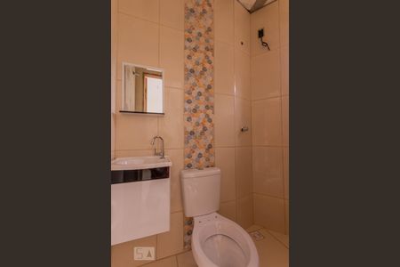 Banheiro de kitnet/studio para alugar com 1 quarto, 40m² em Céu Azul, Belo Horizonte