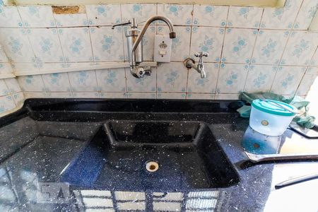 Casa à venda com 100m², 4 quartos e 2 vagas Casa à venda com 100m², 4 quartos e 2 vagasCozinha