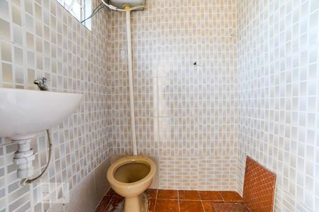 Casa à venda com 100m², 4 quartos e 2 vagas Casa à venda com 100m², 4 quartos e 2 vagasBanheiro