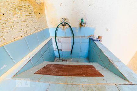 Casa à venda com 100m², 4 quartos e 2 vagas Casa à venda com 100m², 4 quartos e 2 vagasÁrea de Serviço