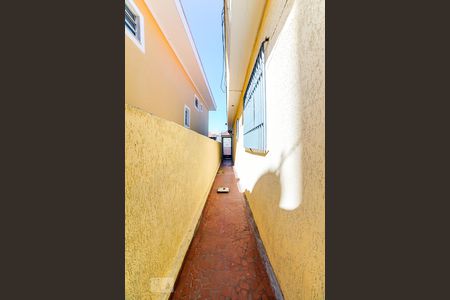 Casa à venda com 100m², 4 quartos e 2 vagas Casa à venda com 100m², 4 quartos e 2 vagasCorredor Lateral Entrada Independente