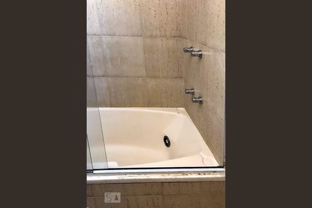 Apartamento à venda com 168m², 2 quartos e 1 vaga