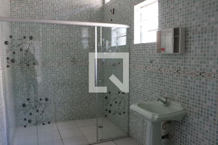 Casa para alugar com 110m², 2 quartos e 2 vagasBanheiro 1