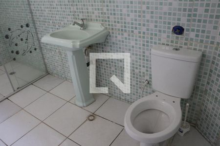 Casa para alugar com 110m², 2 quartos e 2 vagasBanheiro 1