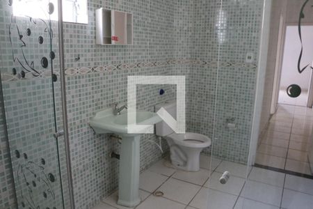 Casa para alugar com 110m², 2 quartos e 2 vagasBanheiro 1