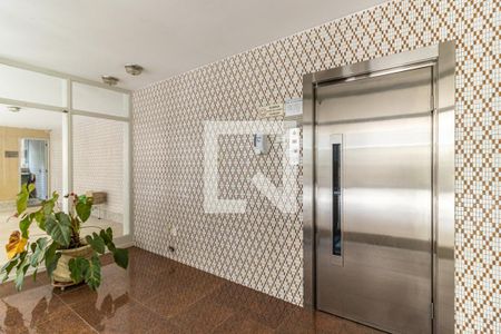 Hall Social de apartamento para alugar com 3 quartos, 120m² em Higienópolis, São Paulo