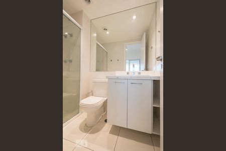 Studio para alugar com 33m², 1 quarto e 1 vaga Studio para alugar com 33m², 1 quarto e 1 vagaBanheiro