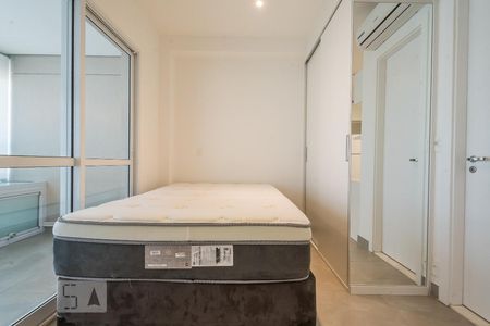 Quarto de kitnet/studio à venda com 1 quarto, 33m² em Brooklin Paulista, São Paulo