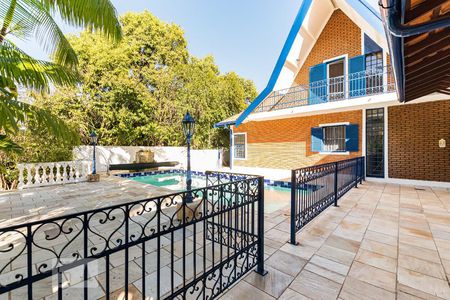 Casa para alugar com 1290m², 5 quartos e 4 vagasÁrea Externa 