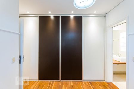 Casa para alugar com 1290m², 5 quartos e 4 vagasSuíte 2