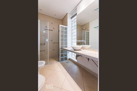 Casa para alugar com 1290m², 5 quartos e 4 vagasBanheiro