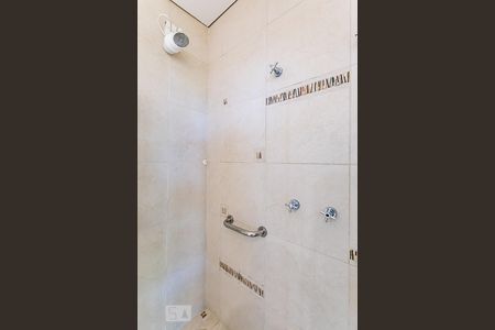 Casa para alugar com 1290m², 5 quartos e 4 vagasBanheiro