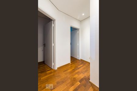 Casa para alugar com 1290m², 5 quartos e 4 vagasCorredor