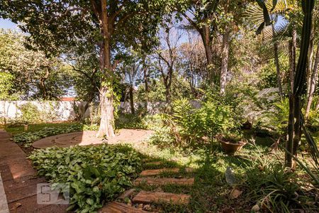 Casa para alugar com 1290m², 5 quartos e 4 vagasÁrea Externa - Quintal da Frente