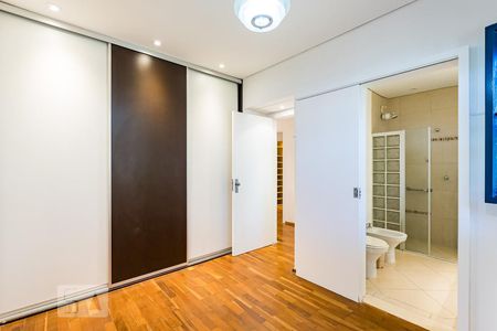 Casa para alugar com 1290m², 5 quartos e 4 vagasSuíte 1