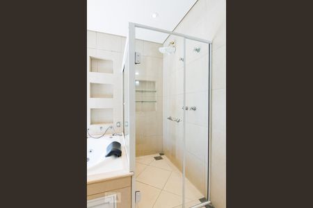 Casa para alugar com 1290m², 5 quartos e 4 vagasBanheiro