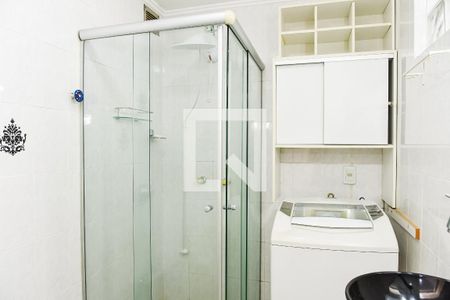 Banheiro de apartamento para alugar com 1 quarto, 47m² em Vila Ipiranga, Porto Alegre