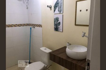 Banheiro 2 de casa para alugar com 2 quartos, 90m² em Jardim Piqueroby, São Paulo