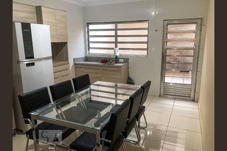 Cozinha de casa para alugar com 2 quartos, 90m² em Jardim Piqueroby, São Paulo