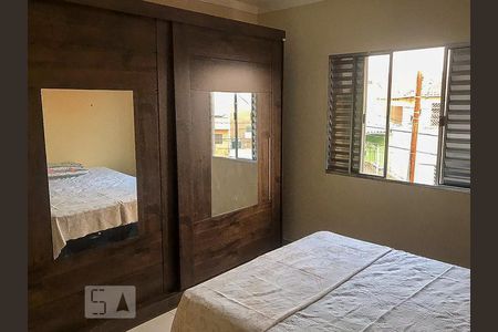 Quarto 1 de casa para alugar com 2 quartos, 90m² em Jardim Piqueroby, São Paulo