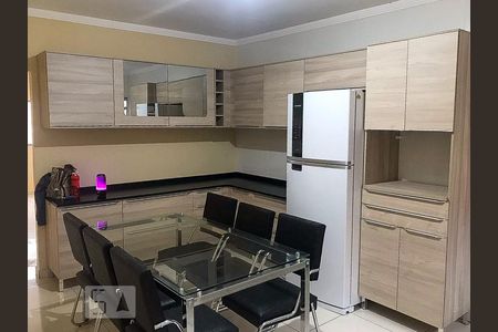 Cozinha de casa para alugar com 2 quartos, 90m² em Jardim Piqueroby, São Paulo