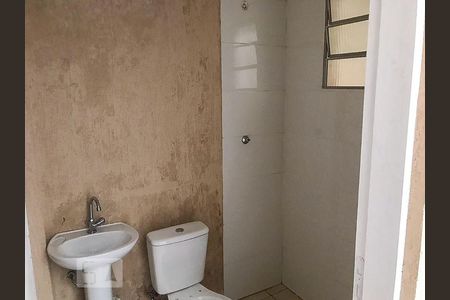 Banheiro 1 de casa para alugar com 2 quartos, 90m² em Jardim Piqueroby, São Paulo