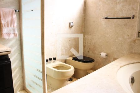 Apartamento à venda com 380m², 3 quartos e 4 vagasBanheiro da Suíte3