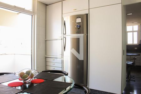 Apartamento à venda com 380m², 3 quartos e 4 vagasCozinha