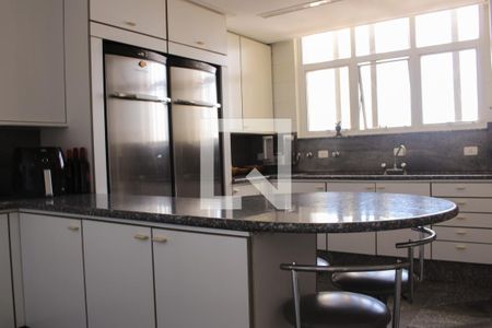 Apartamento à venda com 380m², 3 quartos e 4 vagasCozinha