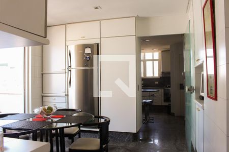 Apartamento à venda com 380m², 3 quartos e 4 vagasCozinha