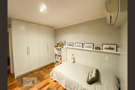 Apartamento à venda com 128m², 3 quartos e 2 vagasQuarto 2