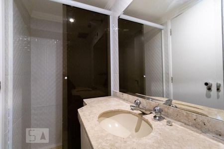 Banheiro corredor de apartamento à venda com 2 quartos, 55m² em Jardim Paulista, São Paulo