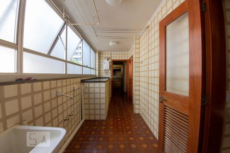 Apartamento à venda com 265m², 4 quartos e 2 vagas Apartamento à venda com 265m², 4 quartos e 2 vagasÁrea de Serviço