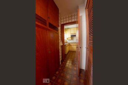 Apartamento à venda com 265m², 4 quartos e 2 vagas Apartamento à venda com 265m², 4 quartos e 2 vagasÁrea de Serviço