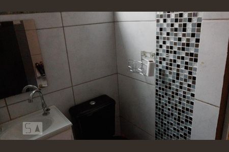 Casa à venda com 250m², 2 quartos e 2 vagasBanheiro da Suíte 2