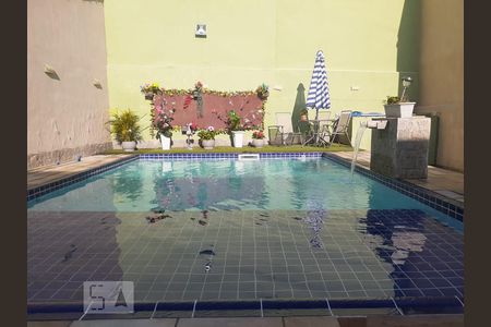 Casa à venda com 250m², 2 quartos e 2 vagasÁrea Externa - Piscina