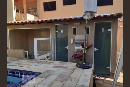 Casa à venda com 250m², 2 quartos e 2 vagasÁrea Externa - Banheiros