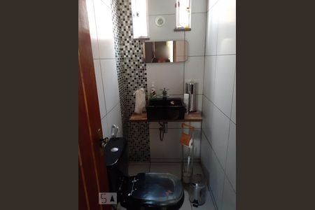 Casa à venda com 250m², 2 quartos e 2 vagasBanheiro