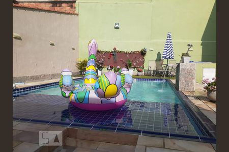 Casa à venda com 250m², 2 quartos e 2 vagasÁrea Externa - Piscina