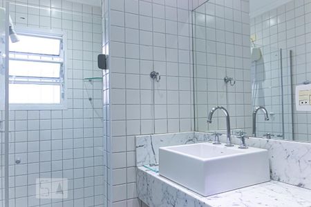 Casa de condomínio para alugar com 150m², 3 quartos e 2 vagasBanheiro da Suíte