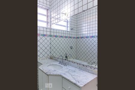 Casa de condomínio para alugar com 150m², 3 quartos e 2 vagasBanheiro