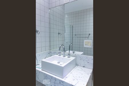 Casa de condomínio para alugar com 150m², 3 quartos e 2 vagasBanheiro da Suíte