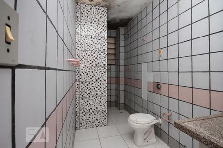 Apartamento para alugar com 92m², 2 quartos e sem vagaBanheiro